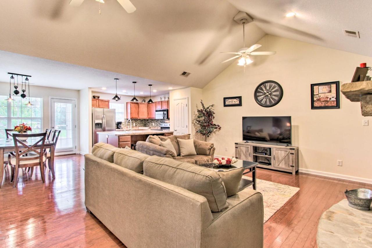 Home With Community Pool - 2 Miles To The Island! Pigeon Forge Exterior photo