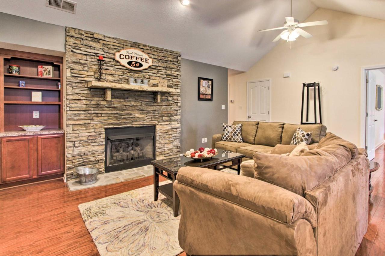 Home With Community Pool - 2 Miles To The Island! Pigeon Forge Exterior photo