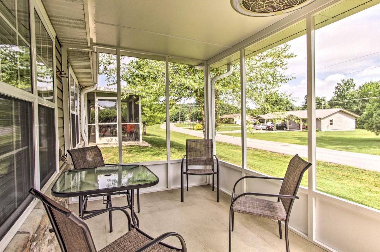 Home With Community Pool - 2 Miles To The Island! Pigeon Forge Exterior photo